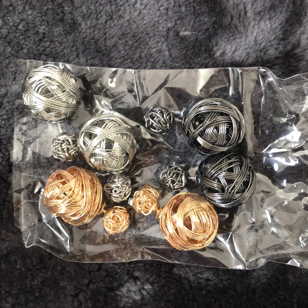 New in Package Darling earring set.... never worn